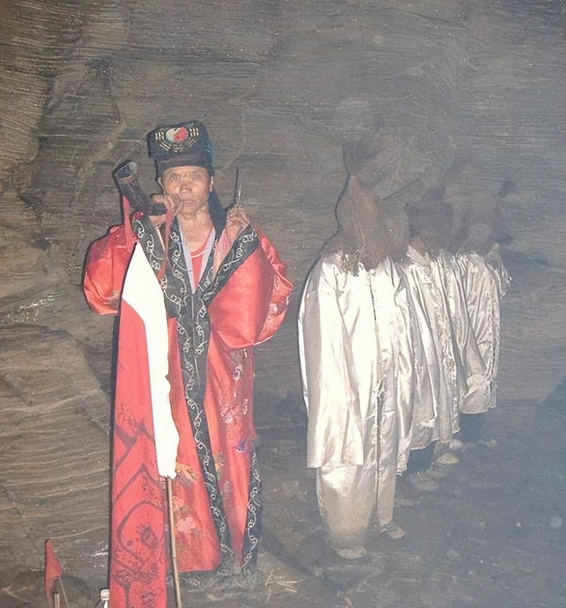 揭秘赶尸神秘文化，最新电影惊悚之旅探秘赶尸真相