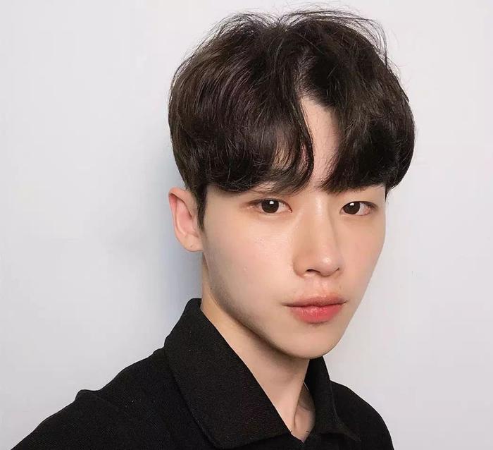 最新男生刘海发型流行趋势与造型指南，时尚造型全解析