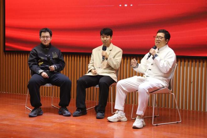探寻2025最新红歌曲的魅力，流行金曲展望